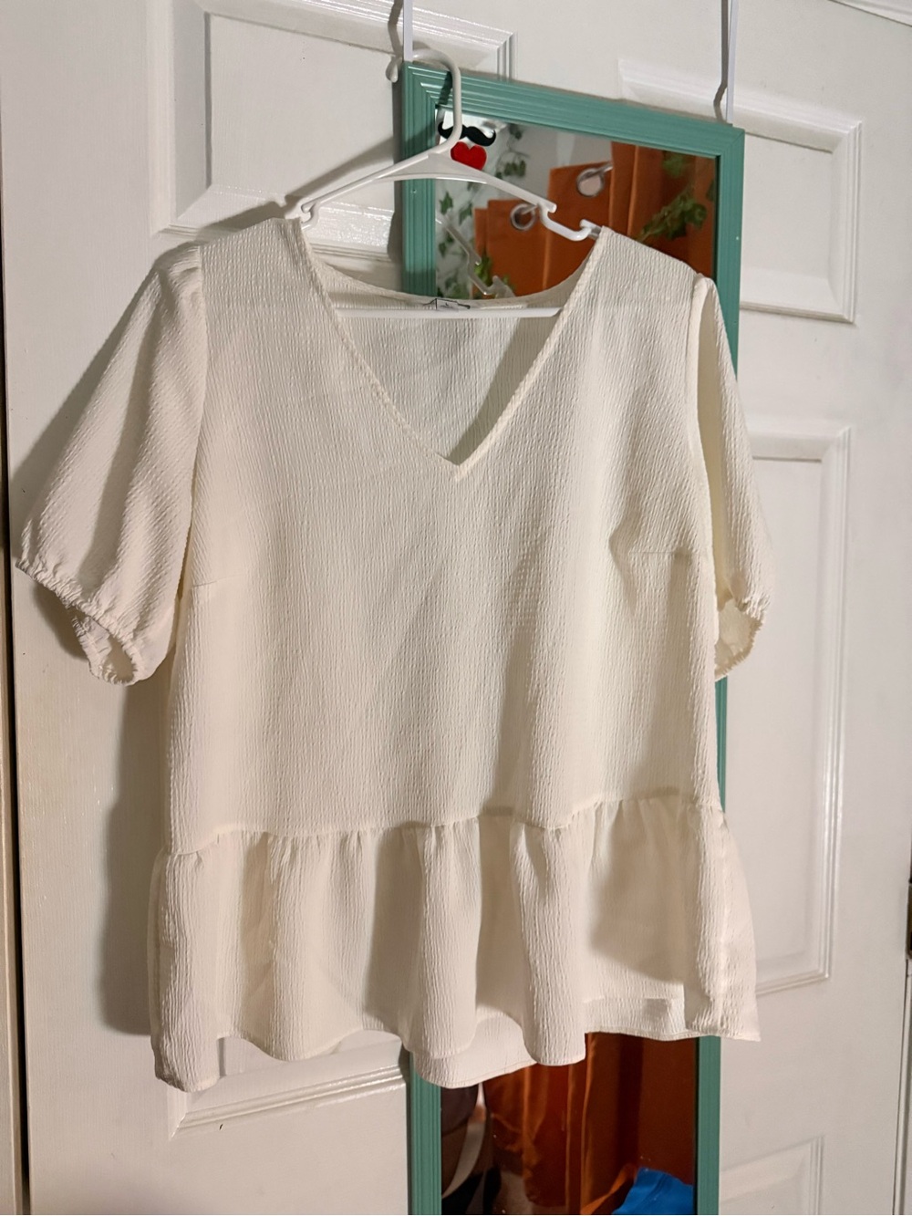 Nine West Cream V-Neck Ruffle-Hem Blouse